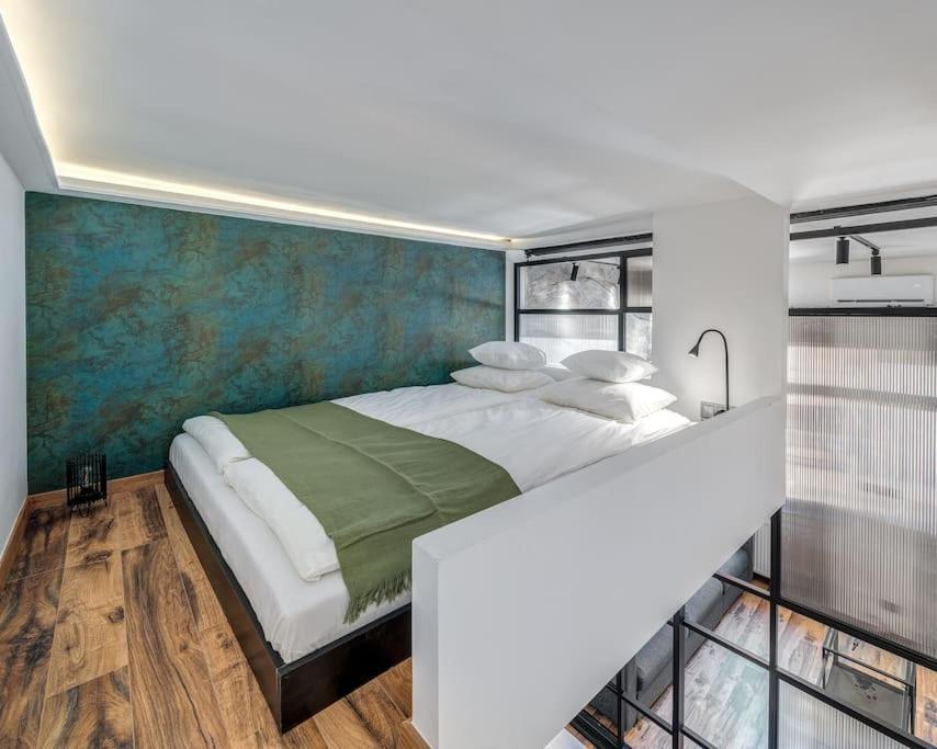 Apartment Style Grande